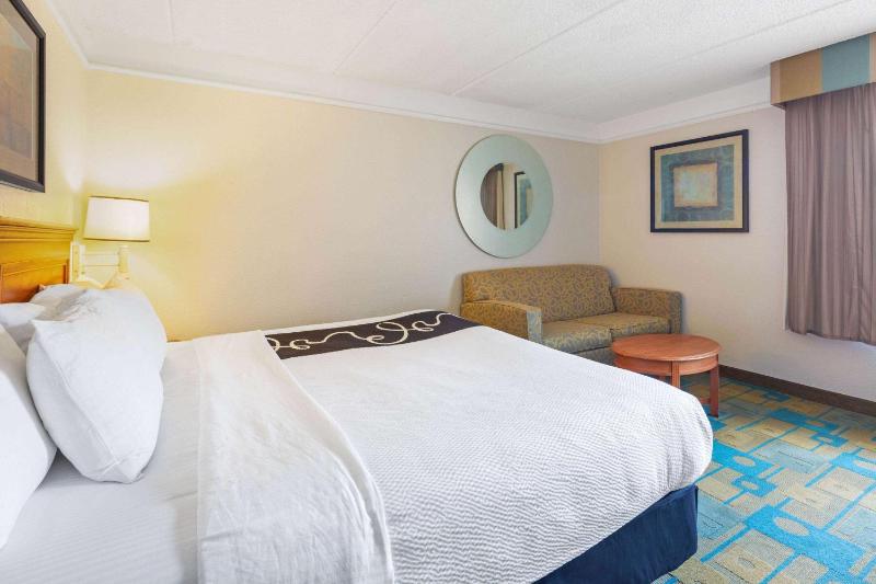 King Room - Mobility Accessible/Non-Smoking image 1
