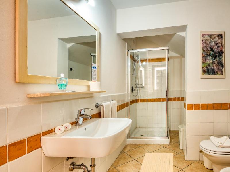 One-Bedroom Apartment (2 Adults) image 3