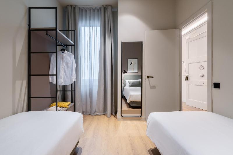 Five-Bedroom Apartment image 4