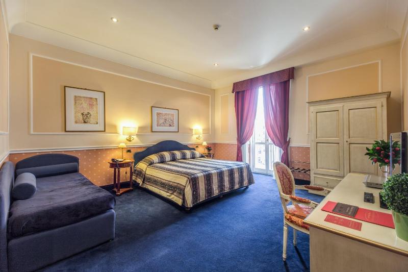Superior Triple Room image 1