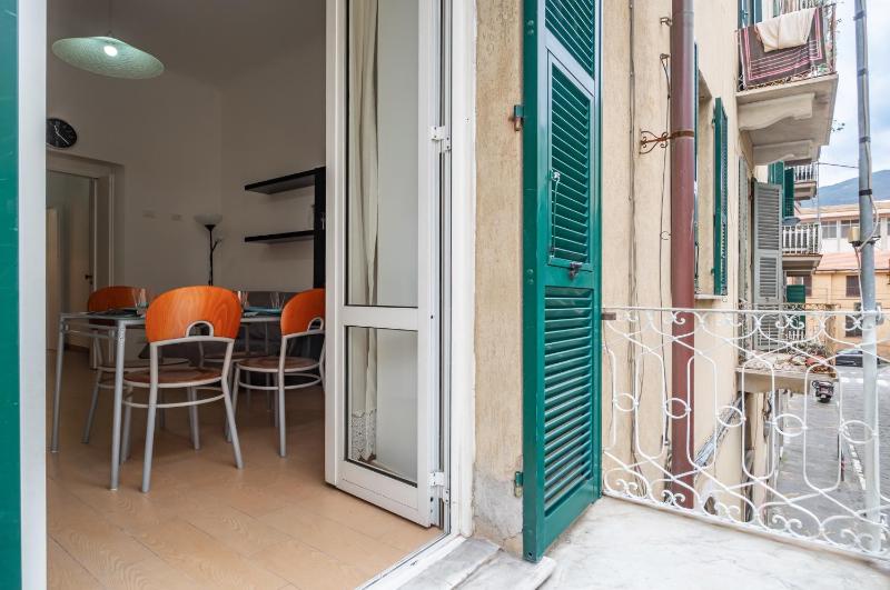 Castello San Giorgio & Railway Station Lovely Flat Images