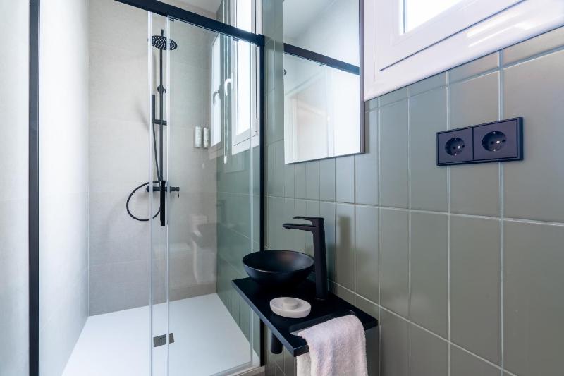 Five-Bedroom Apartment image 2