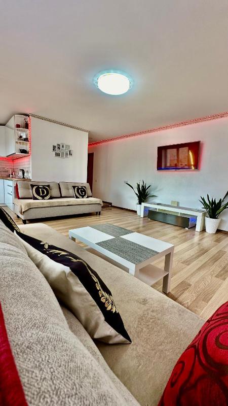 NeriesApartment No.2 Bedrooms Modern Suite In Centrum - image 1
