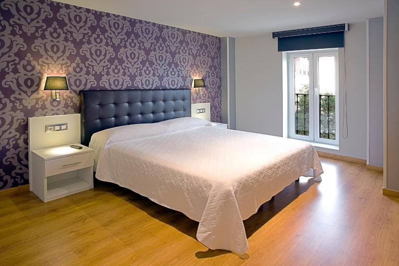 One-Bedroom Apartment image 1