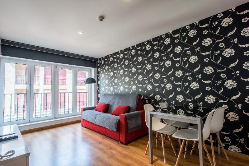 One-Bedroom Apartment image 3