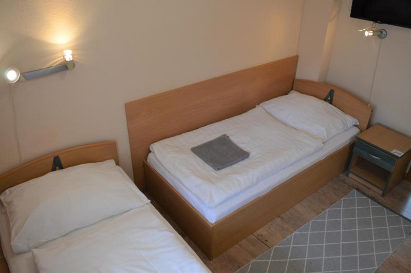 Single Room image 3