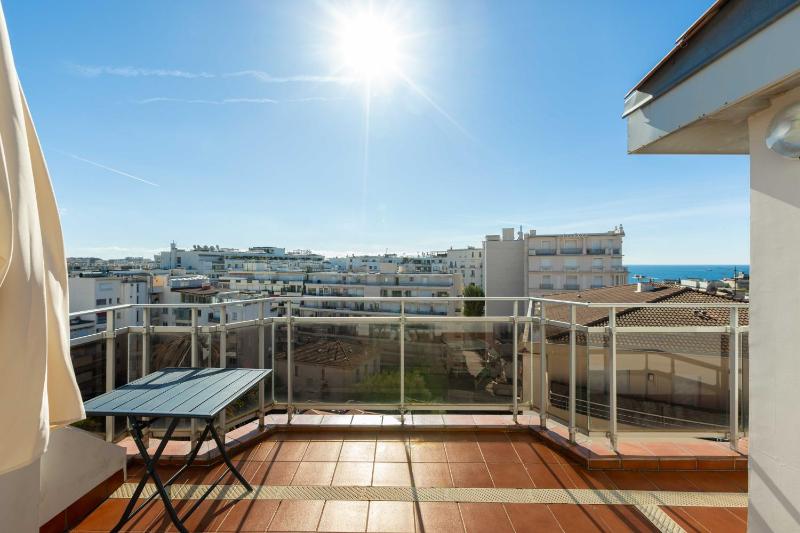 Agence des Résidences - Plein centre de Cannes - image 10
