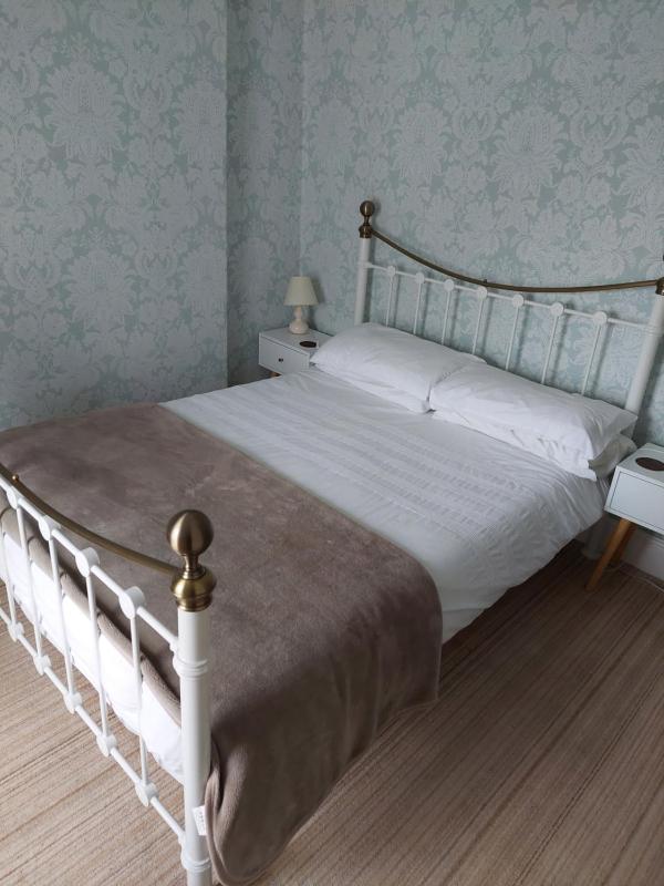 Double Room image 3