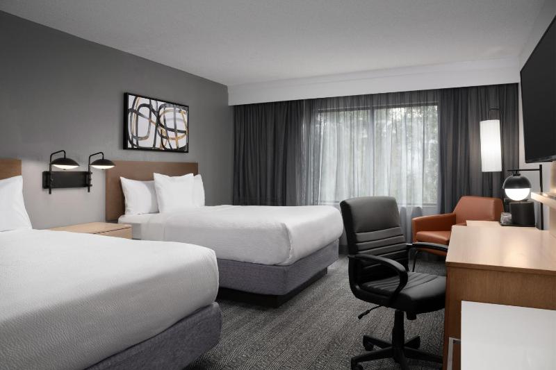 Queen Room with Two Queen Beds image 1