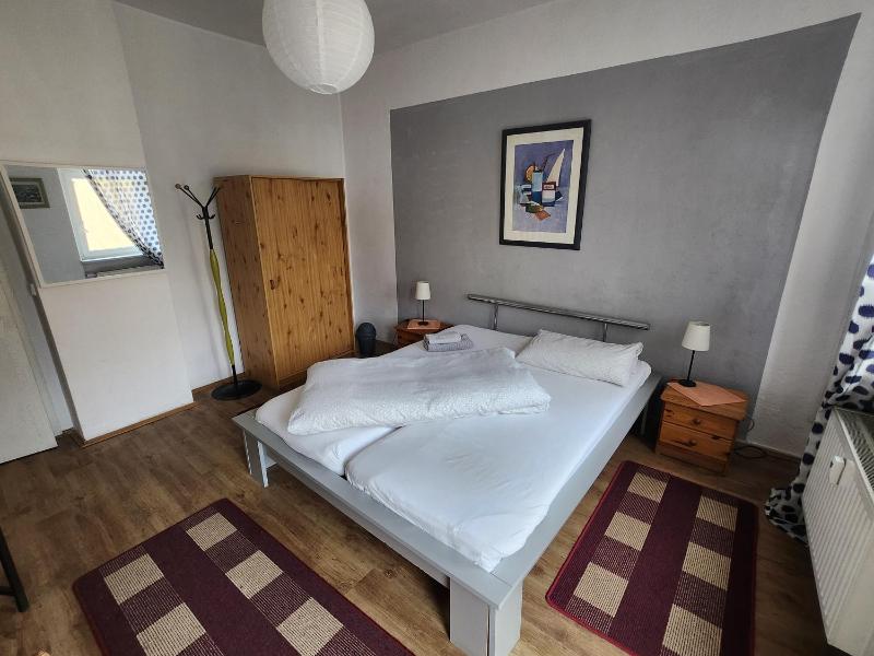 Single Room image 4