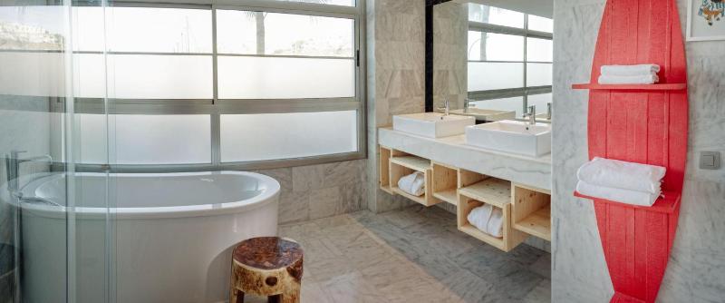 Deluxe Suite with Sea View  image 1