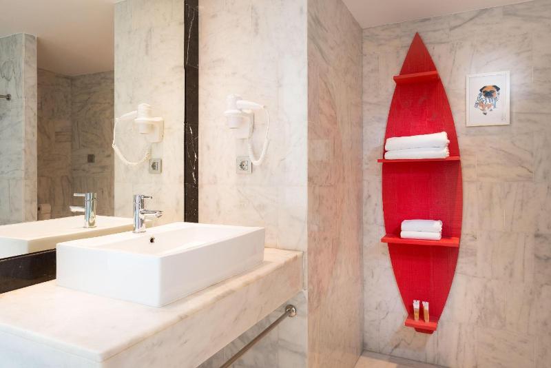 Select Suite with Sea View image 4