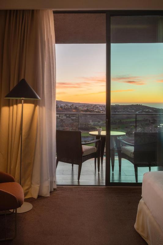 Deluxe Double Room with Golf Course Views (2 Adults + 1 Child) image 3