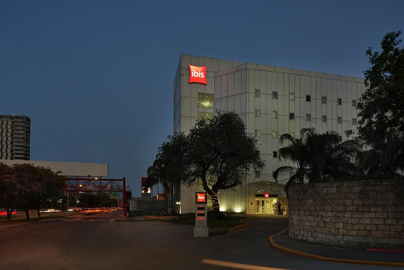 Ibis Monterrey Valle - image 7