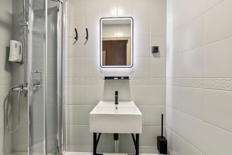 Single Room image 4