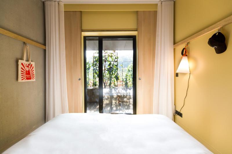 Standard Double Room with Terrace & River View image 1