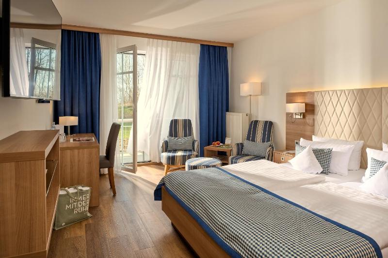 Double Room with Balcony and Direct View of the Sea Ground floor image 1