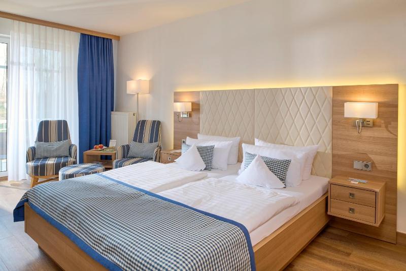 Double Room with Balcony and Direct View of the Sea Ground floor image 3