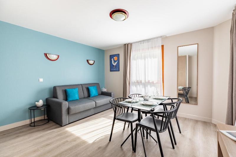 One-Bedroom Apartment image 3