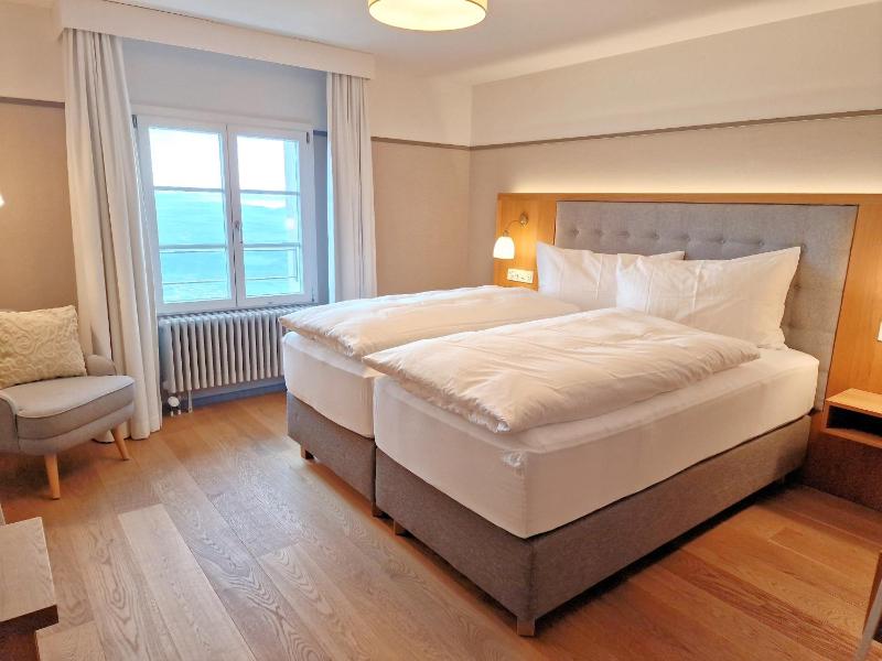 Double Room with Mountain View image 4