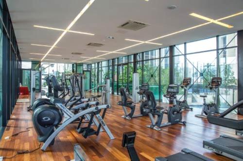TheShore LUXURY 4+1BR Penthouse/8-12pax/Pool Table/DirectToMall/Jonker 10min - image 22
