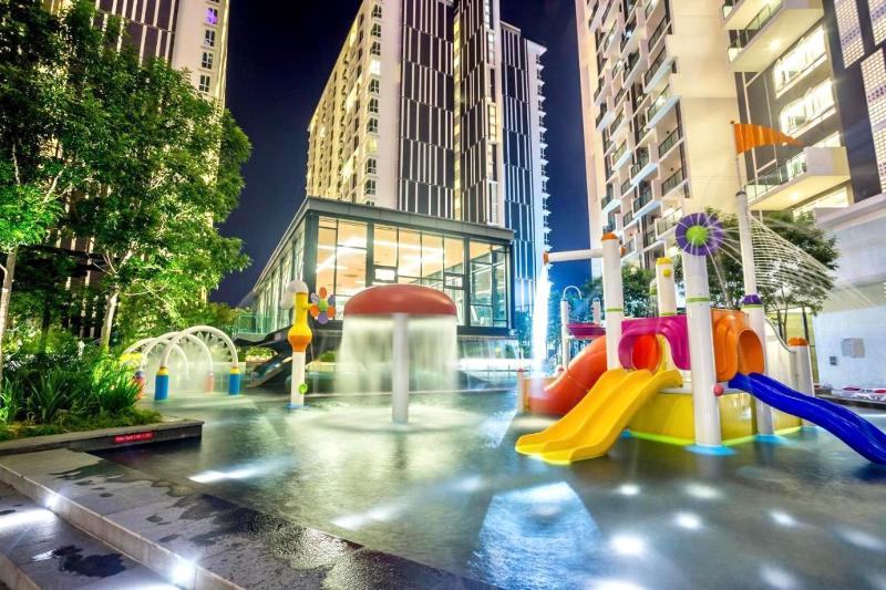 TheShore LUXURY 4+1BR Penthouse/8-12pax/Pool Table/DirectToMall/Jonker 10min - image 19