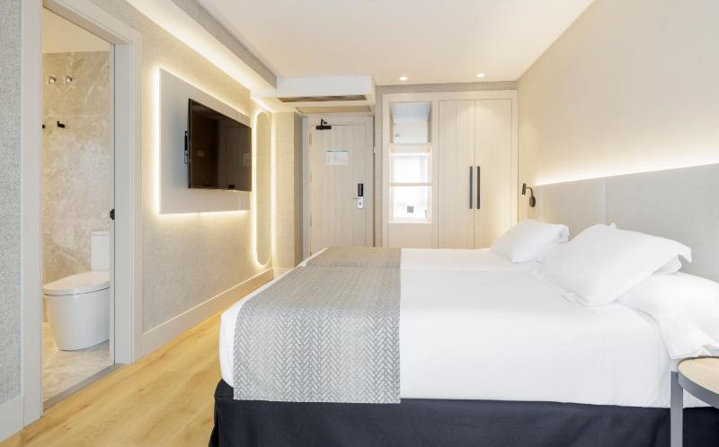 Triple Room (3 Adults) image 3