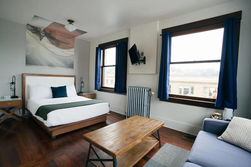 Standard Queen Room image 1