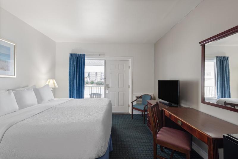 Days Inn by Wyndham Kill Devil Hills Oceanfront - Wilbur - image 3