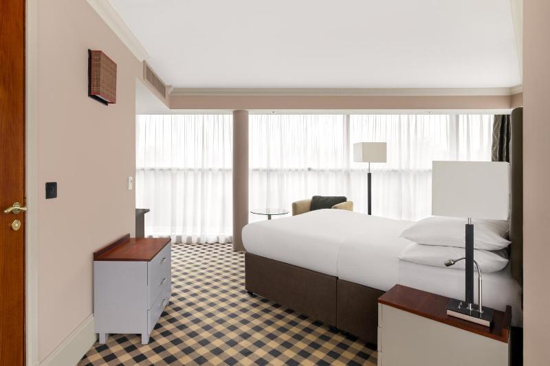 Queen Room - Mobility Access image 2