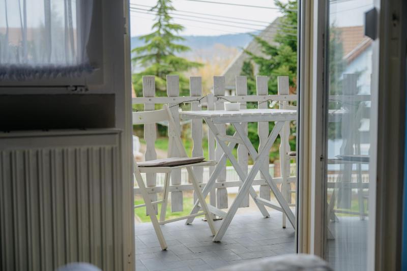 Deluxe Double Room with Balcony image 3