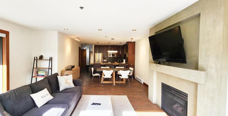 2BR in Greyhawk Hot Tub and Sauna Gas Fireplace Secure Parking - image 23