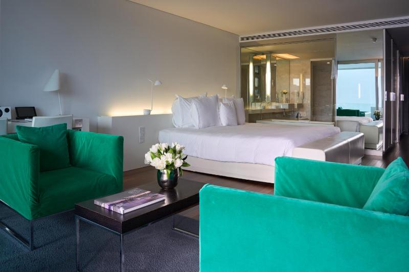 Double Room with Garden View image 3