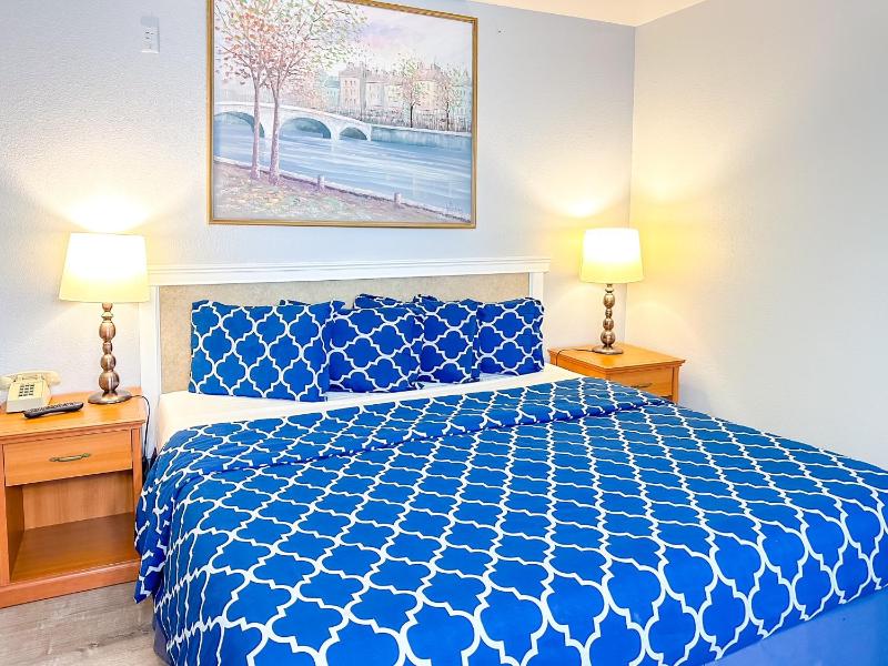 Americas Inn & Suite - image 10
