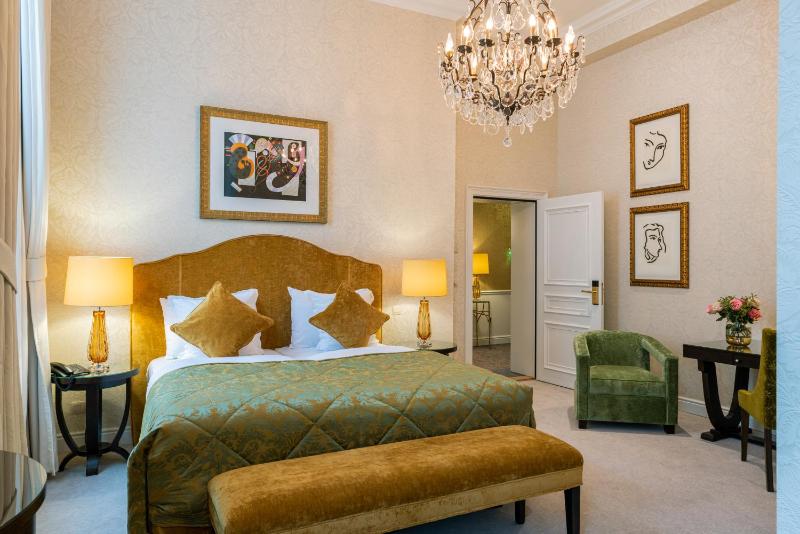 Prestige Historic Room image 1