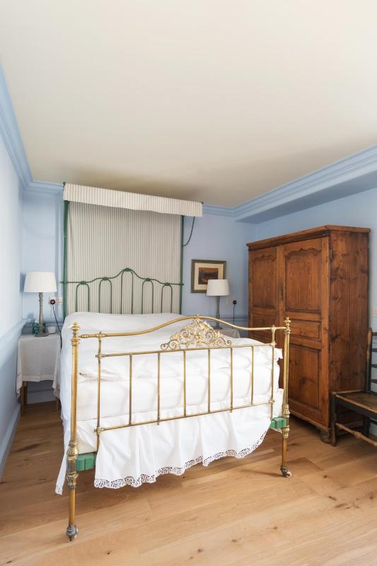 Three-Bedroom House image 4