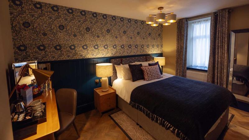 Double Room image 1