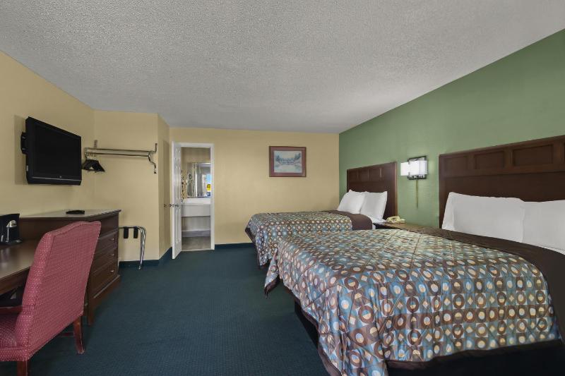 Double Room with Two Double Beds Non-Smoking image 4