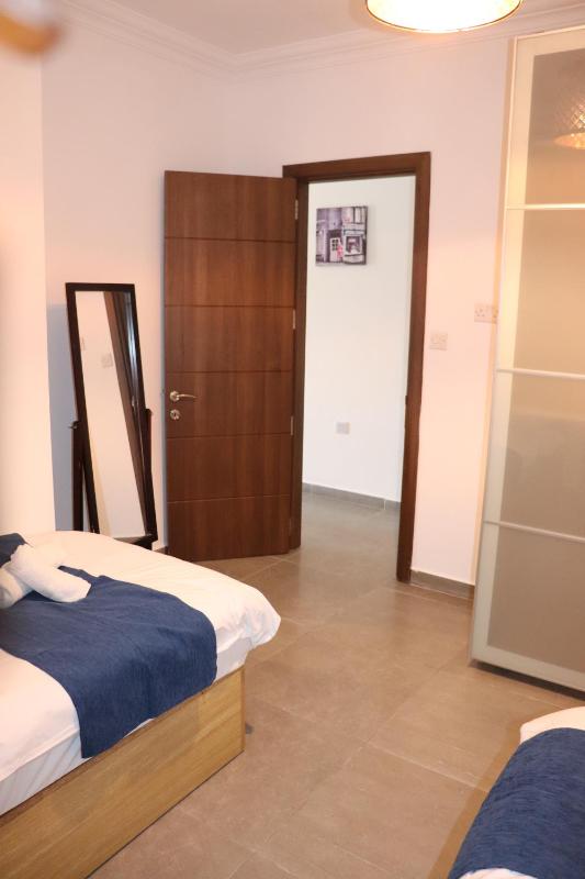 St Julians Sliema Penthouse 3 minutes walk from seafront - image 11