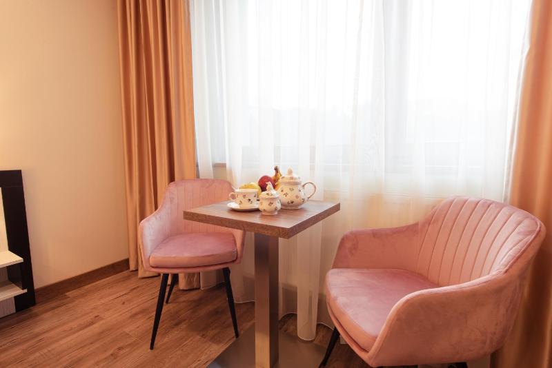 Superior Triple Room image 3