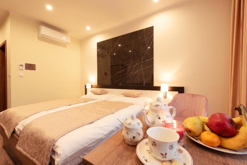 Superior Triple Room image 2