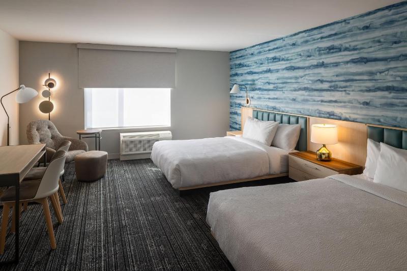 Studio with Two Queen Beds - Hearing Accessible image 1