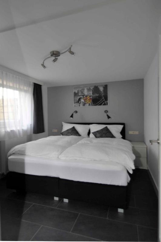 Schelvis Apartments - image 7
