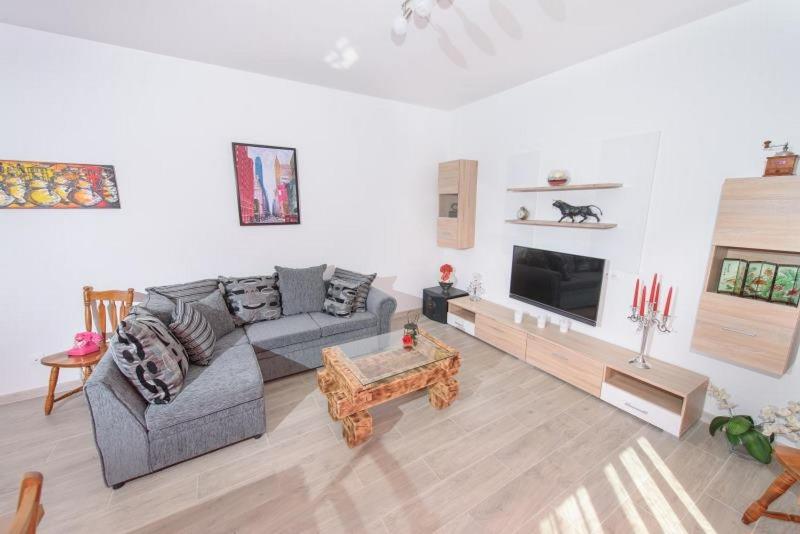 Apartments with parking space Kastel Stafilic Kastela - 21591 - image 11