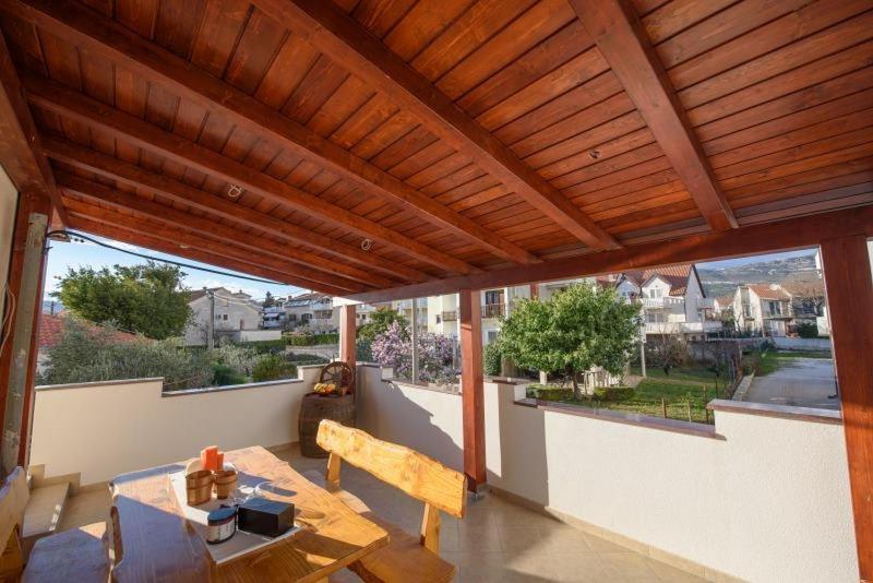 Apartments with parking space Kastel Stafilic Kastela - 21591 - image 6