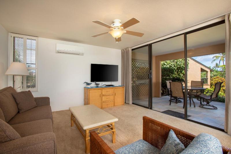 One-Bedroom Apartment with Garden View image 2