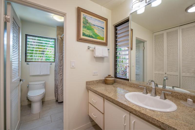 One-Bedroom Apartment with Ocean View image 2