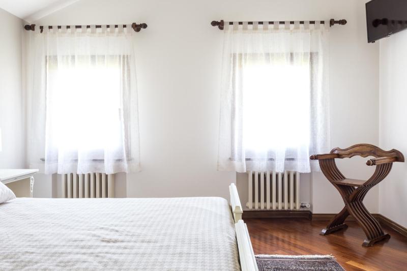 Two Connecting Double Rooms image 4