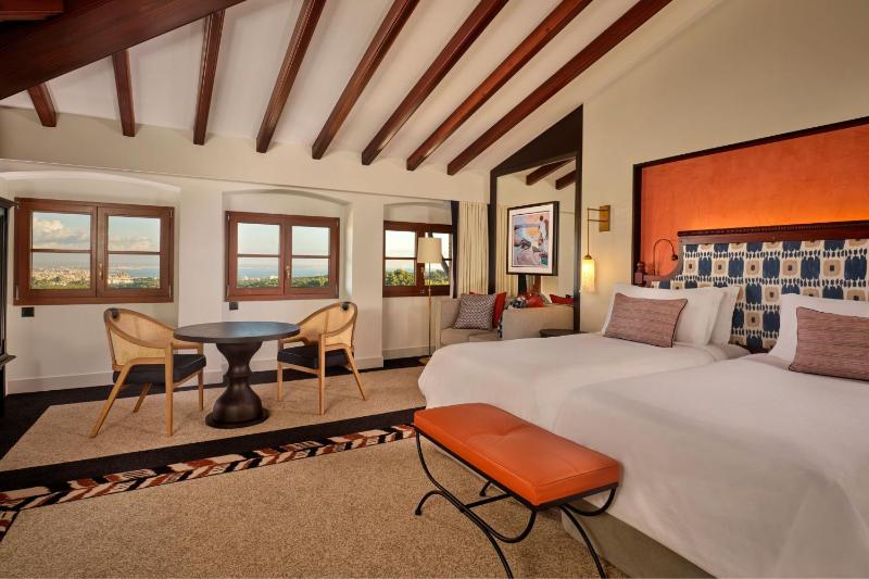 Deluxe Double Room with View image 1