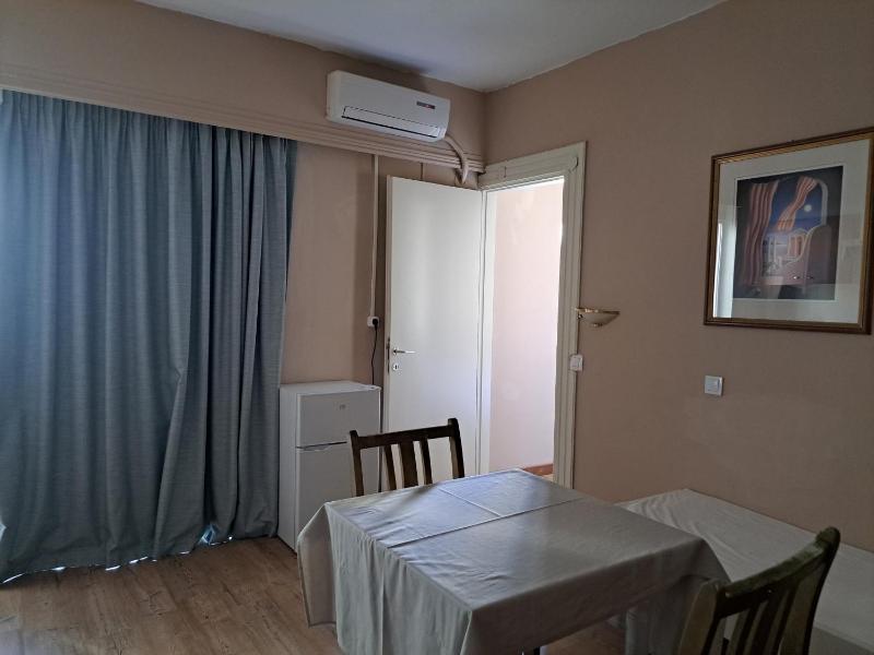 Bristol Apartments - image 23